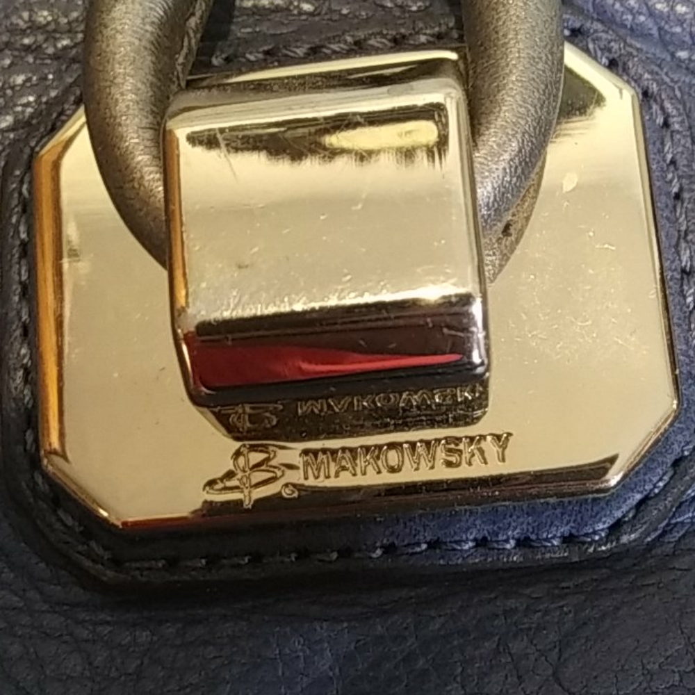 B. Makowsky Leather Purse - Picture 8 of 8
